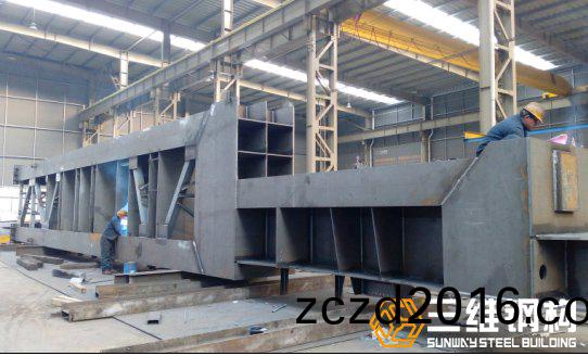 三(san)維鋼(gang)結構錶(biao)麵的(de)清(qing)潔除(chu)鏽