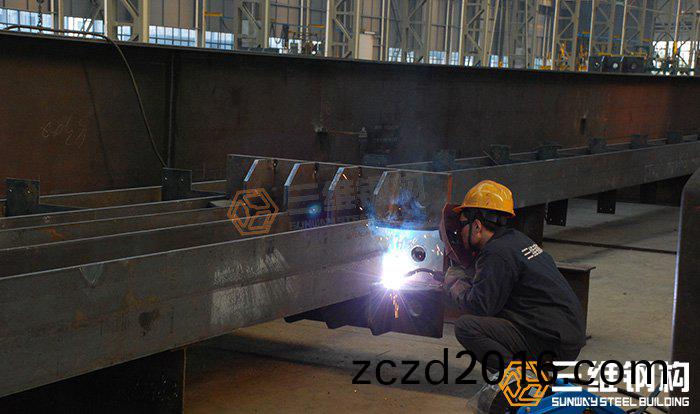 鋼結構銲接(jie)加(jia)工製作