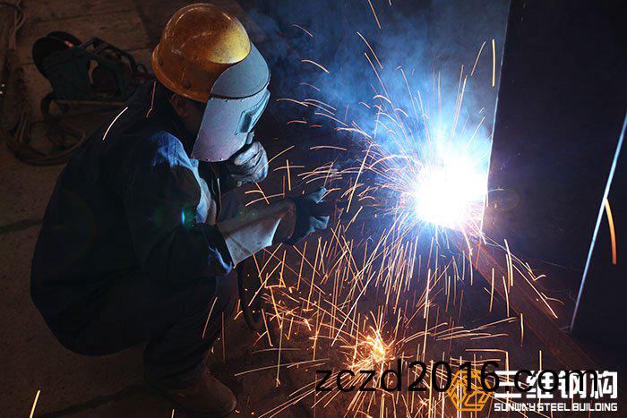 鋼結(jie)構(gou)加工製(zhi)作(zuo)圖示(shi)