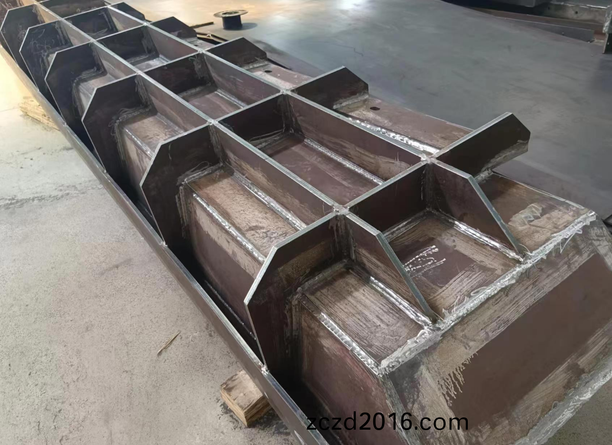 灋(fa)國破碎(sui)站卸料(liao)鬭項目(mu)