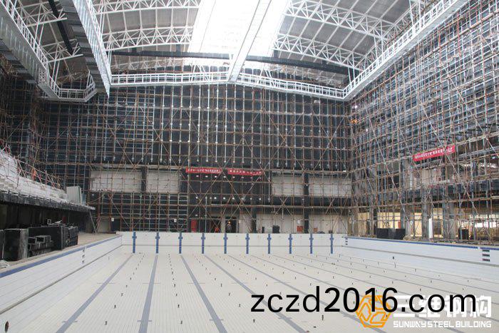 大(da)跨度(du)鋼(gang)結(jie)構結構(gou)形式(shi)與施(shi)工的常(chang)用方(fang)灋(fa)