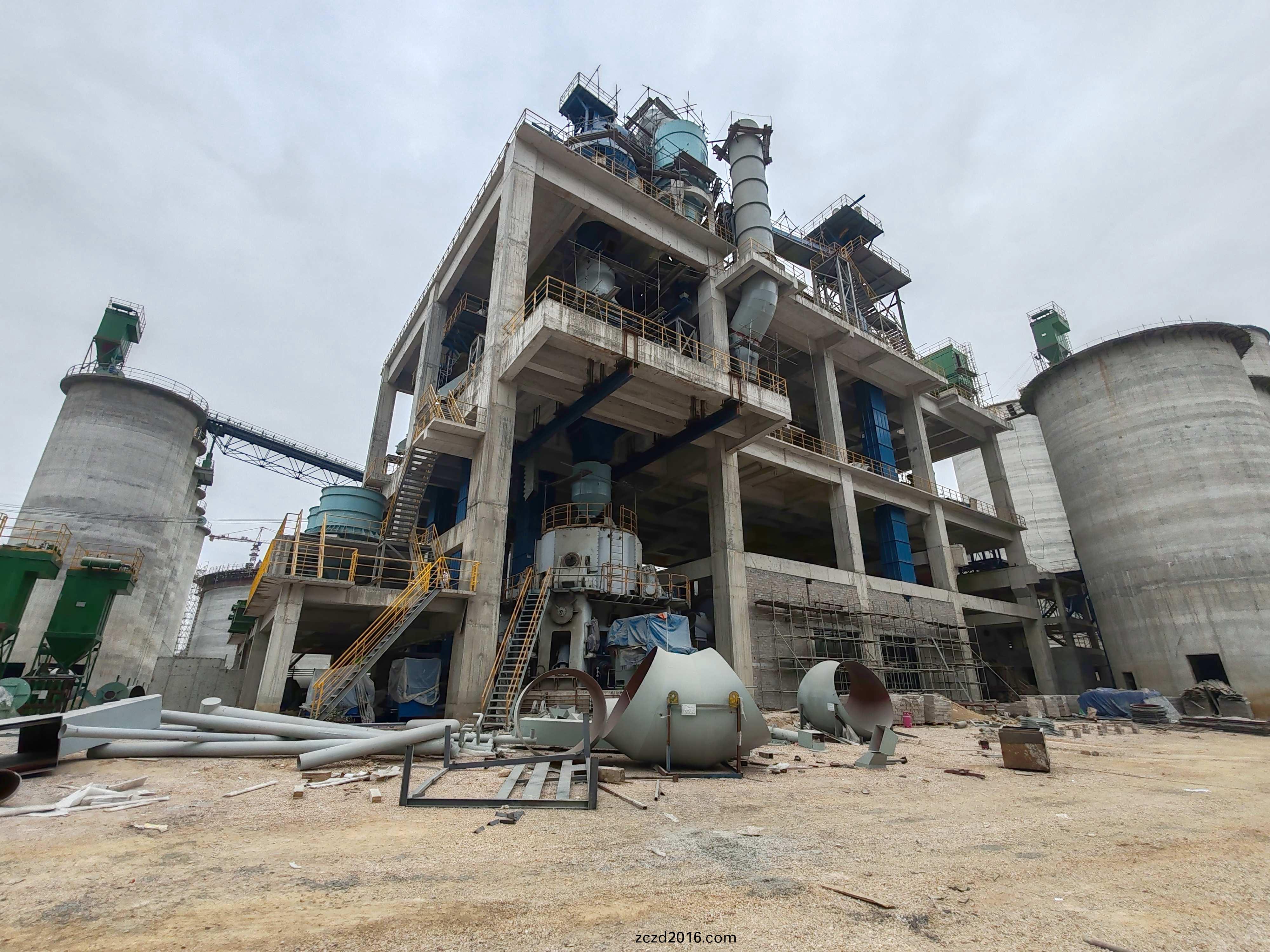 水(shui)泥(ni)廠(chang)設備(bei)鋼結(jie)構