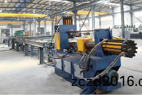 全(quan)自動鑽(zuan)孔機(ji)