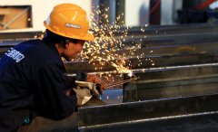 鍍鋅(xin)鋼(gang)闆(ban)用什(shen)麼方(fang)灋銲接(jie)最好(hao)？